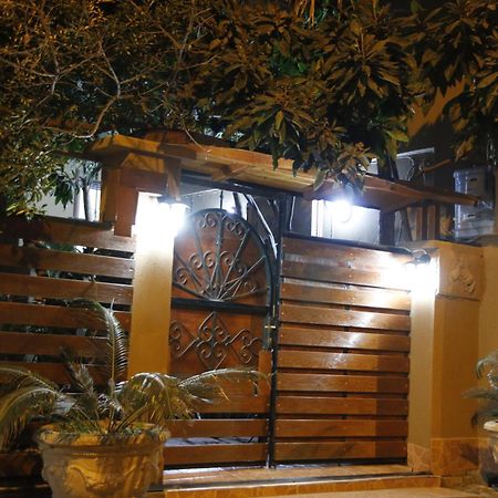2 Kitarat Bb Bed and Breakfast Vlorë Eksteriør billede