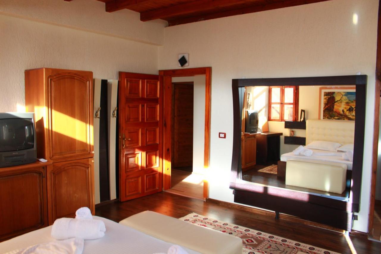 2 Kitarat Bb Bed and Breakfast Vlorë Eksteriør billede