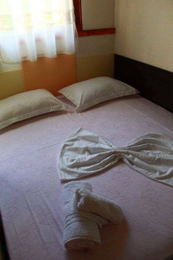 2 Kitarat Bb Bed and Breakfast Vlorë Eksteriør billede