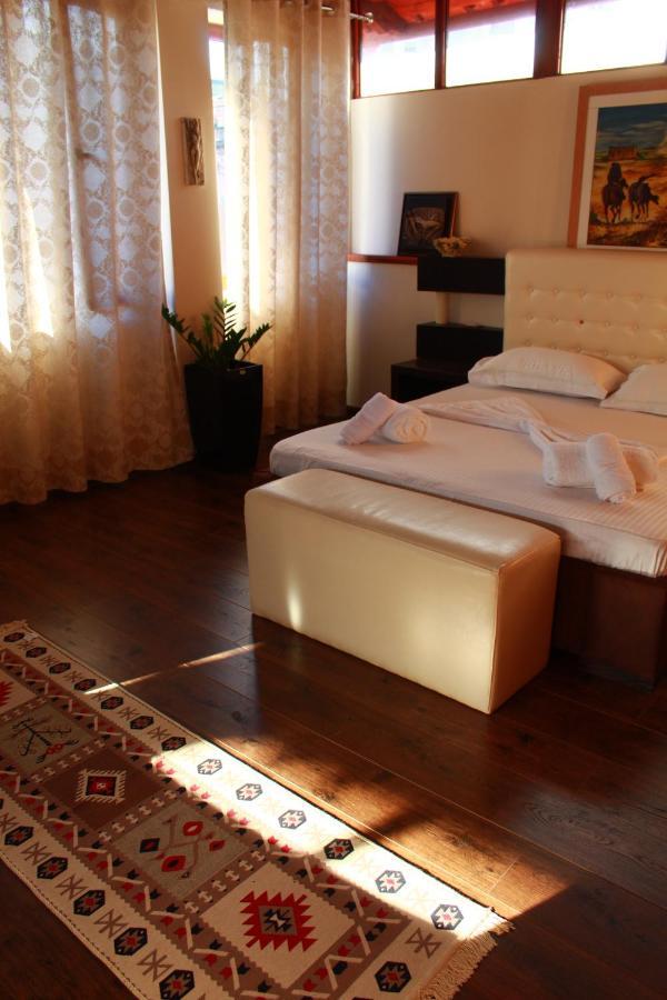 2 Kitarat Bb Bed and Breakfast Vlorë Eksteriør billede