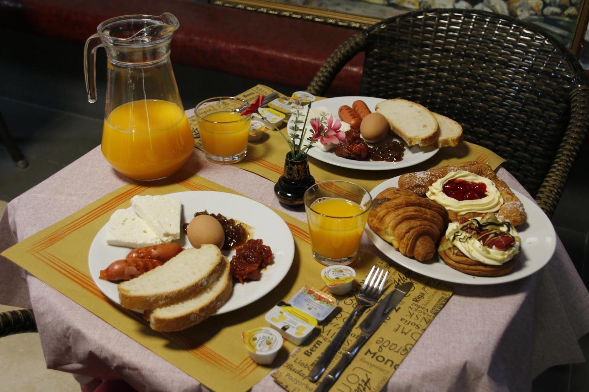 2 Kitarat Bb Bed and Breakfast Vlorë Eksteriør billede